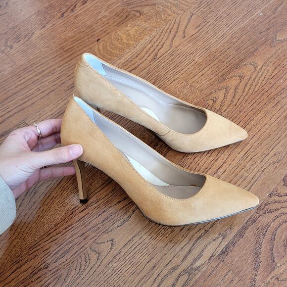 Banana Republic Suede leather Heels Sz 8 - Picture 1 of 6